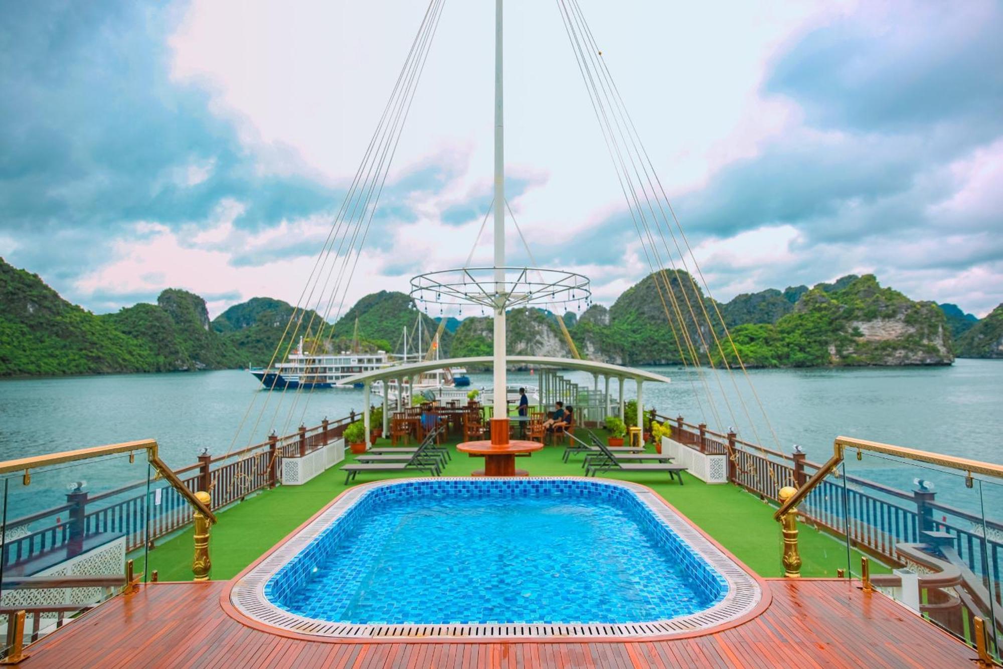 Le Journey Elegance Cruise Hotel Hạ Long-öböl Kültér fotó