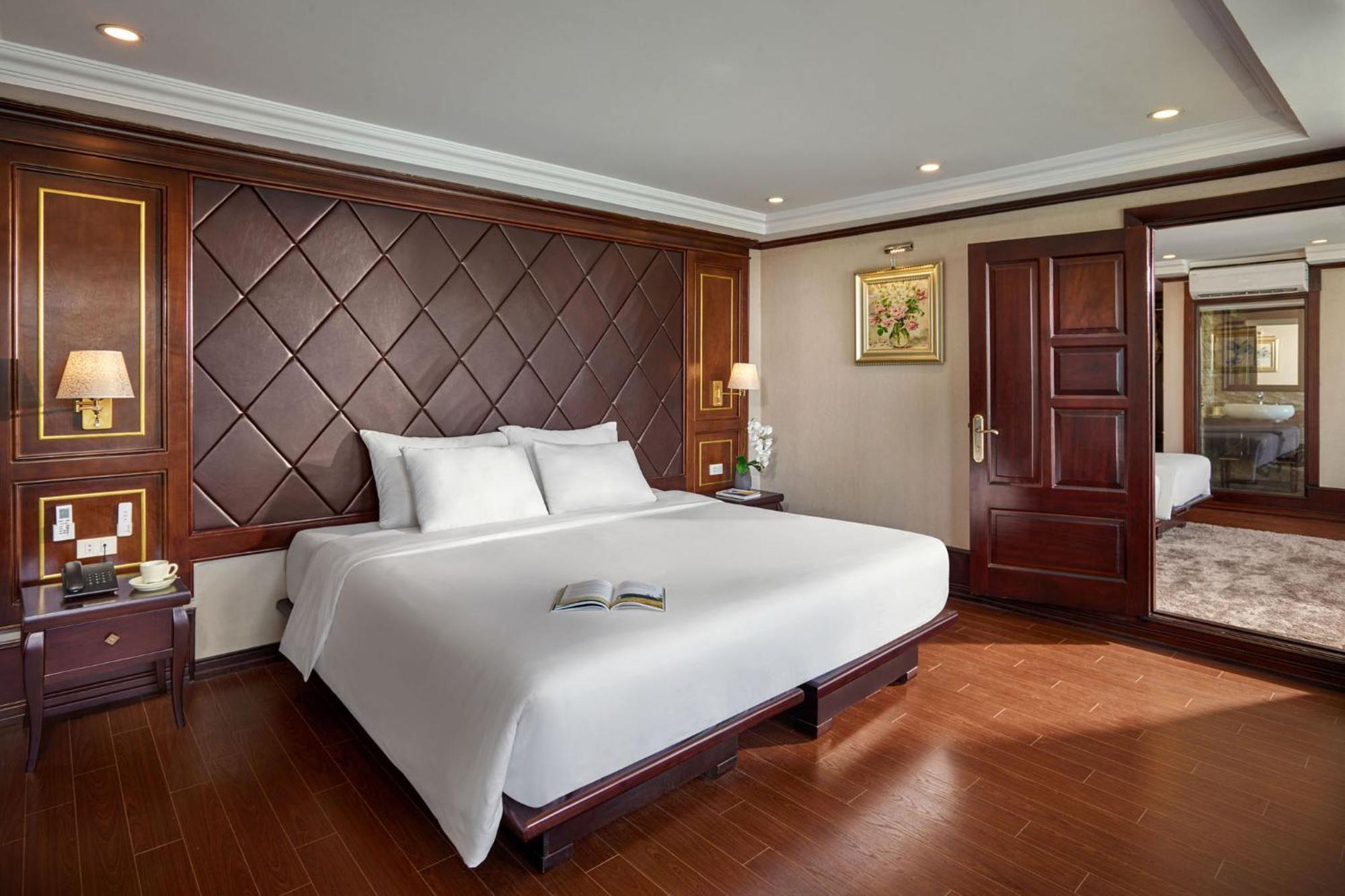 Le Journey Elegance Cruise Hotel Hạ Long-öböl Kültér fotó