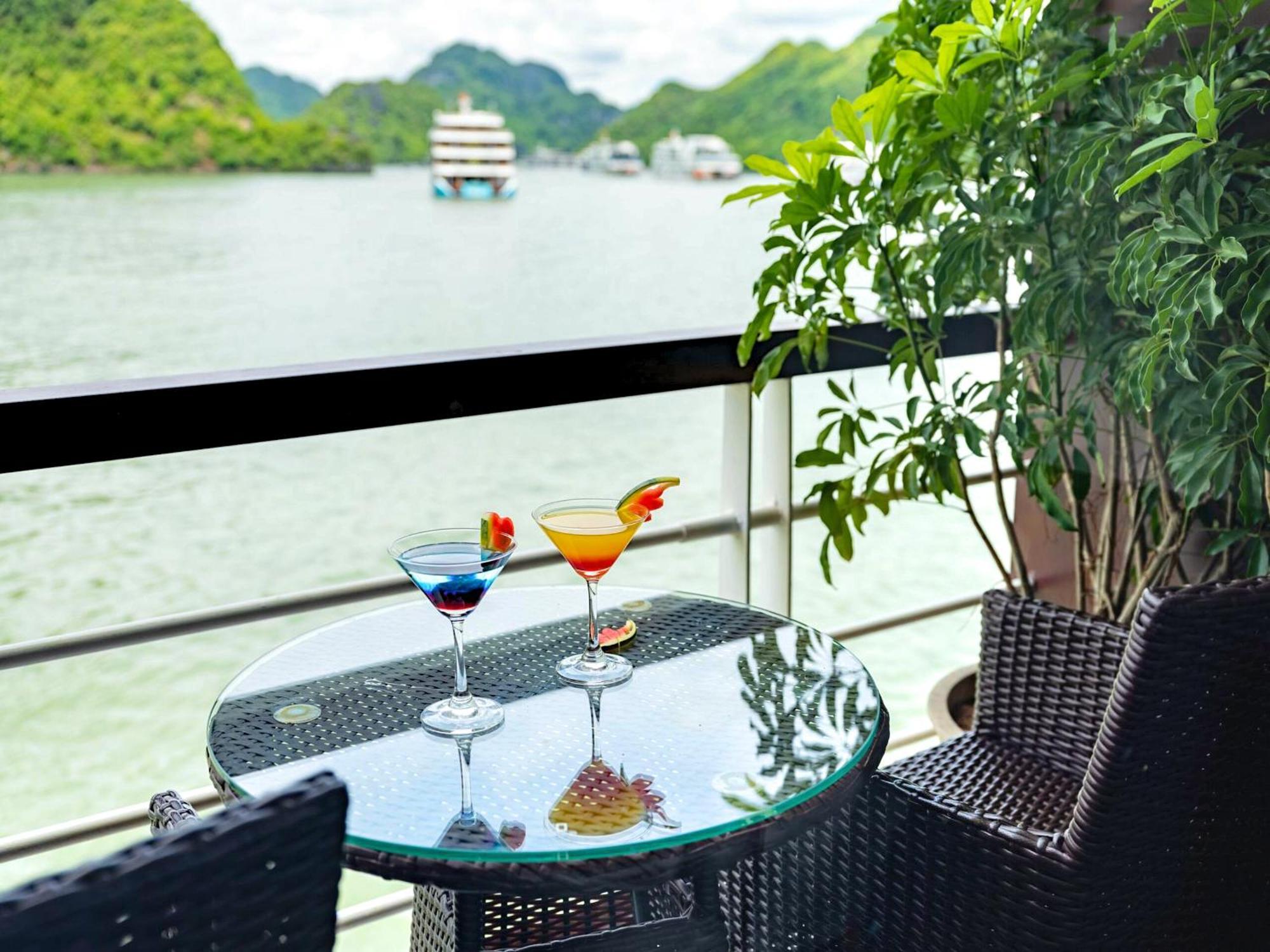 Le Journey Elegance Cruise Hotel Hạ Long-öböl Kültér fotó