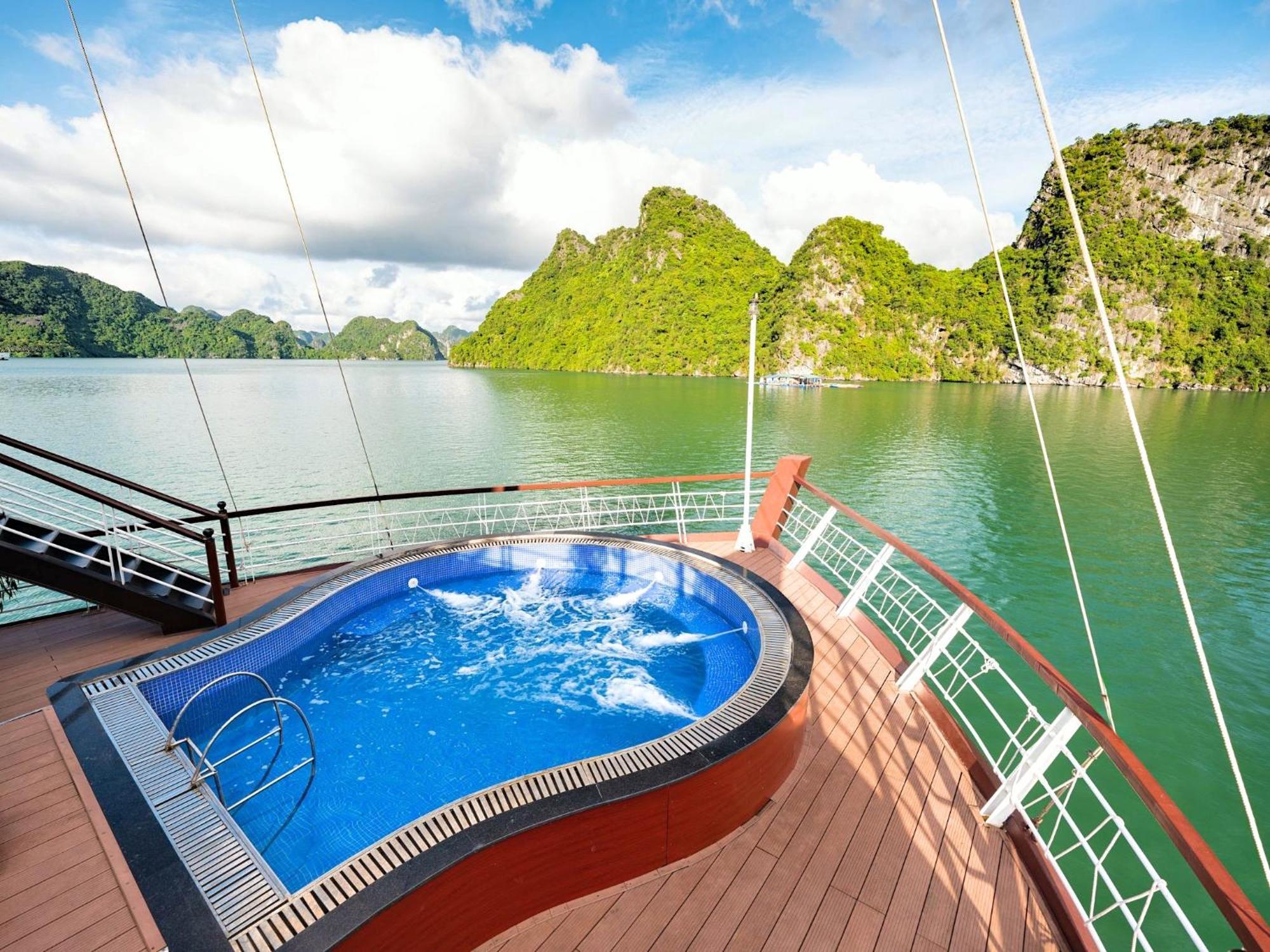 Le Journey Elegance Cruise Hotel Hạ Long-öböl Kültér fotó