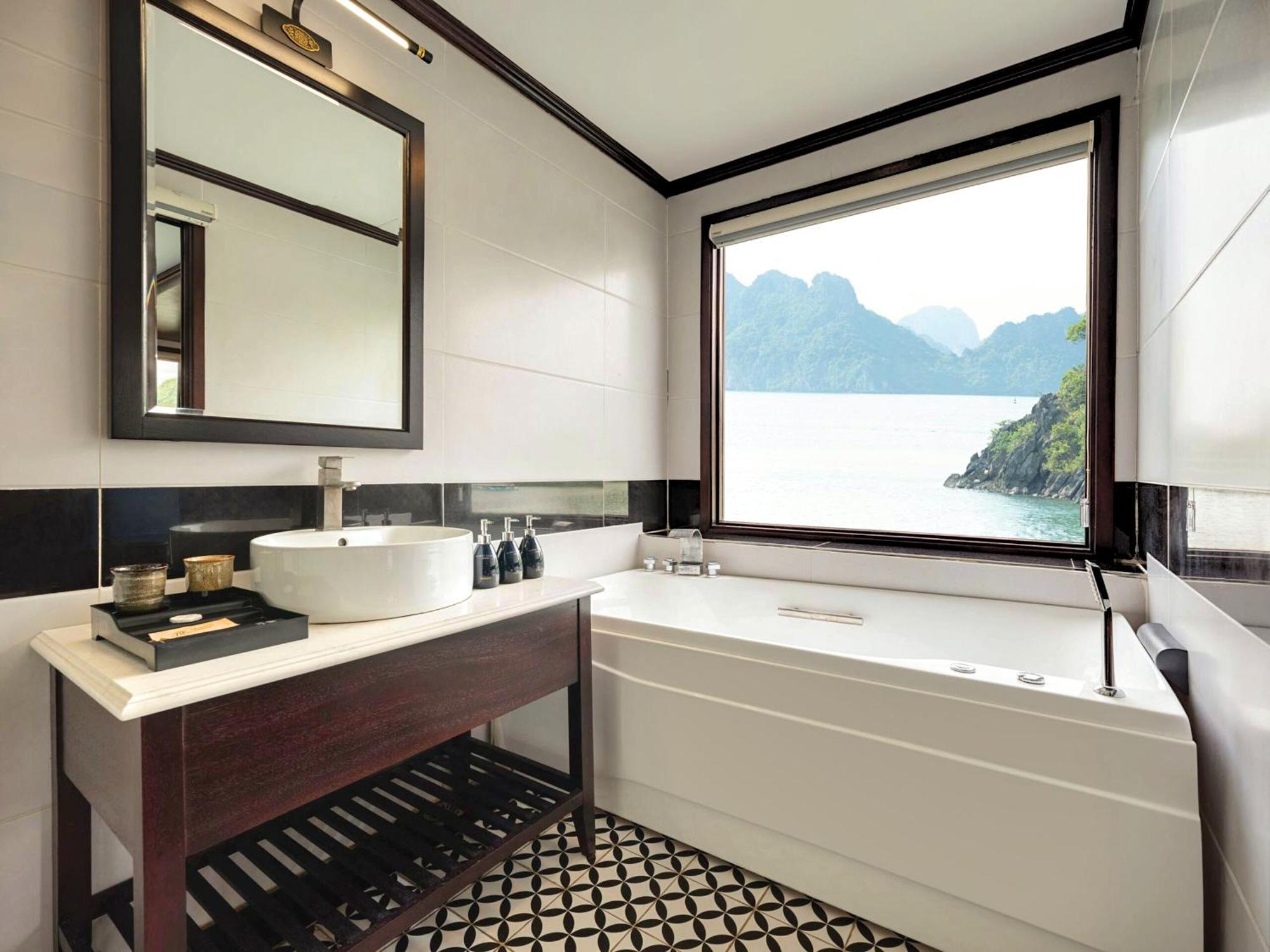 Le Journey Elegance Cruise Hotel Hạ Long-öböl Kültér fotó
